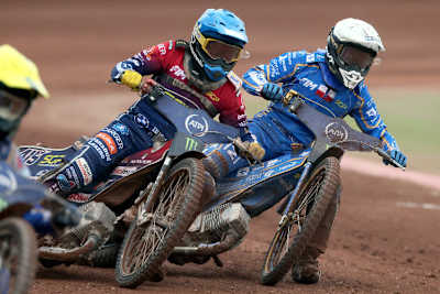 Dominik Kubera (li.) gegen Bartosz Zmarzlik