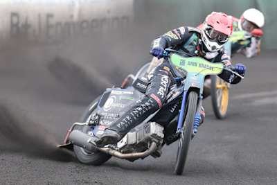 Timo Lahti vor Norick Blödorn