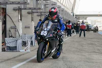 Lehmann fährt sich auf dem Superbike warm