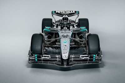 Vorderansicht: Der neue Mercedes W16