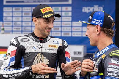 Tati Mercado (li.) im Gespräch mit Aegerter