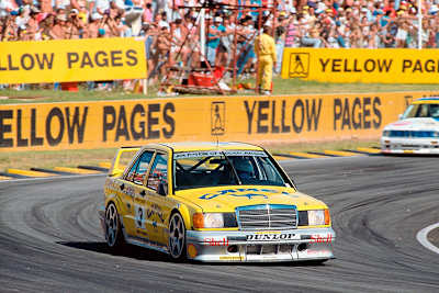 Unter Mercedes-Fans Kult: der gelbe 190 Evo II im Camel-Design.