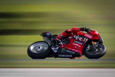 Bereits die Serienversion der Ducati Panigale V4R leistet 237 PS