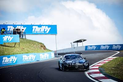 Jules Gounon im modifizierten Mercedes-AMG GT3 auf dem legendären Mount Panorama Circuit