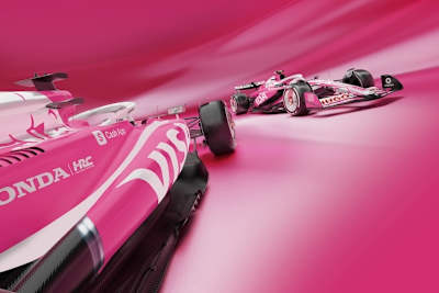 Mutiges Spezialdesign: Der VCARB02 glänzt in Miami in Rosa, Weiss und Schwarz