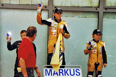 Markus Reiterberger (Mitte) mit Luca Grünwald (re.)