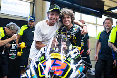 Mentor Valentino Rossi und Marco Bezzecchi hatten im Vorjahr immer wieder Grund zur Freude