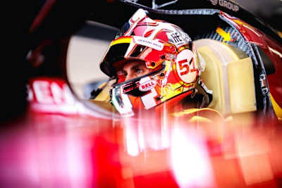 Antonio Giovinazzi im Cockpit des Ferrari 499P