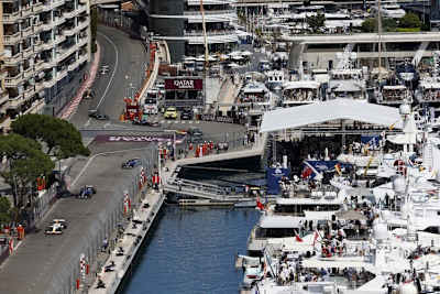 Carlos Sainz und Alex Albon wurden von Liam Lawson eingebremst – und wendeten den gleichen Trick bei ihren Hintermännern an