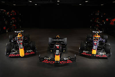 Die Red Bull Racing-Show-Cars und der Motion-Simulator