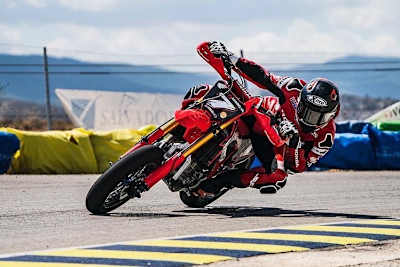 Iker Lecuona startet in der Road-Kategorie