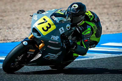 Zwei mausgraue Triumph ergänzen in Aragon das Supersport-Feld