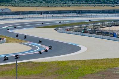 Der Superbike-Test auf dem Balaton Park Circuit ist gut besucht