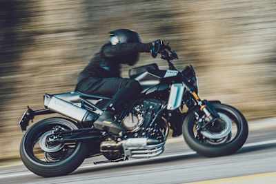 Husqvarna Svartpilen 801: Erstes Strassenmotorrad der Husqvarna-Neuzeit mit zwei Zylindern