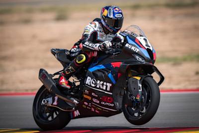 Toprak Razgatlioglu auf dem Serienmodell der neuen M1000RR