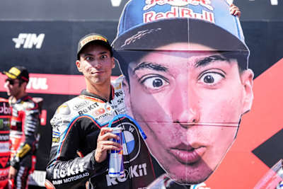 Toprak Razgatlioglu vor Alex Lowes und Andrea Iannone