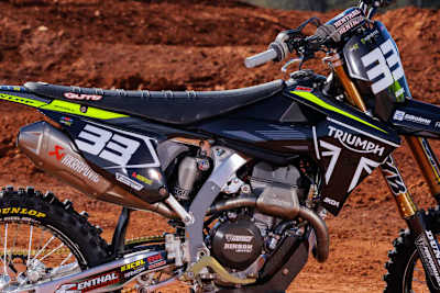 Die Triumph TF 250-X von Jalek Swoll