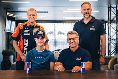 Haben einen Moto2-Deal: Collin Veijer, Pit Beirer, Aki Ajo und Jens Hainbach