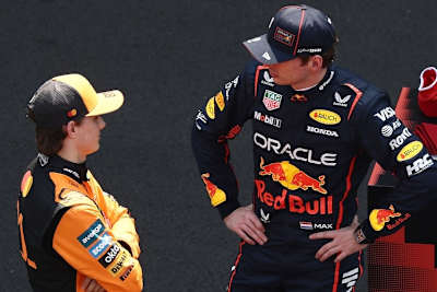 Max Verstappen und Oscar Piastri