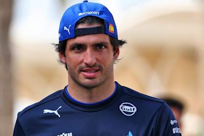 Carlos Sainz fährt seit dieser Saison für Williams. Letztes Jahr war er noch bei Ferrari – und verpasste wegen einer OP das Saudi-Arabien-Rennen