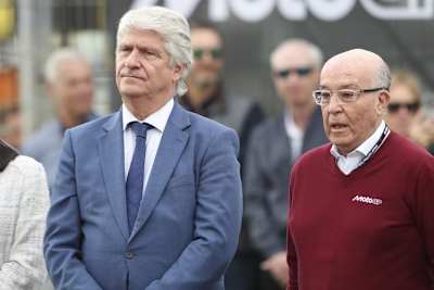 MotoGP-Boss Carmelo Ezpeleta (re.) mit FIM-Präsident Jorge Viegas