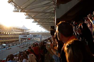 Die Fans sind gespannt aufs WM-Finale von Abu Dhabi