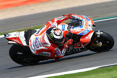 Jorge Lorenzo auf de Ducati Desmosedici