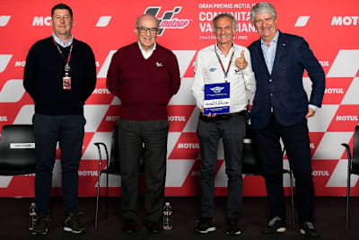 Von links nach rechts: Tomé Alfonso, Carmelo Ezpeleta, Franco Uncini, Jorge Viegas