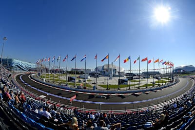 Die langgezogene Linkskurve von Turn 3