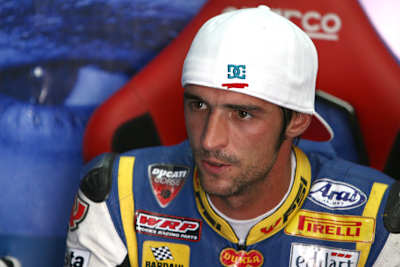 Smrz steigt von Ducati auf Aprilia um