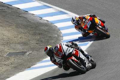 Pedrosa hinter Lorenzo
