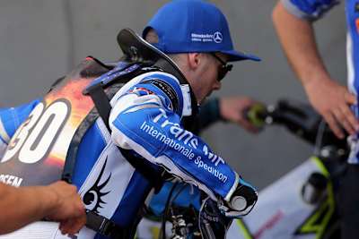 Immer mit Nackenschutz: Leon Madsen