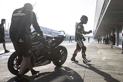 Jonathan Rea mit der neuen Kawasaki ZX-10RR