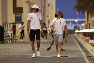 George Russell und Valtteri Bottas