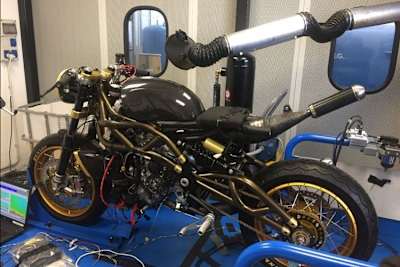 Langen 250: Federleichtes Strassenmotorrad mit Zweitaktmotor für die Parfümierung der Welt