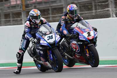 Garrett Gerloff (31) bremste sich an Toprak Razgatlioglu vorbei