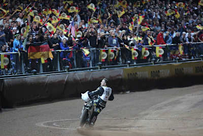 Ein Traum in Schwarz, Rot und Gold: In Teterow geht es weiter