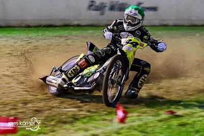 Martin Smolinski hat die Grasbahn in Hertingen im Griff