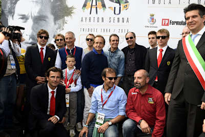 Formel-1-Piloten in Imola 2014: Vorne recht, in roten Hemd, Ivan Capelli