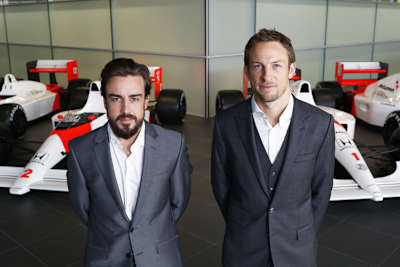Der Dienstwagen von Fernando Alonso und Jenson Button hat die nötigen Crash-Tests bestanden