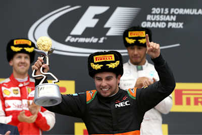 Sergio Pérez feiert seinen dritten Rang