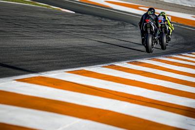 Lewis Hamilton war zusammen mit Valentino Rossi auf der Piste  