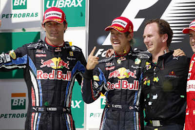 Vettel hat gut Lachen und noch Chancen auf den Titel.