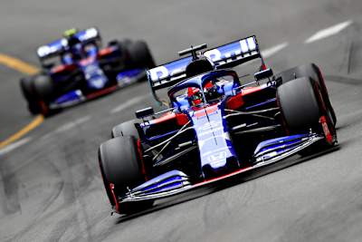 Daniil Kvyat vor Alex Albon in Monaco