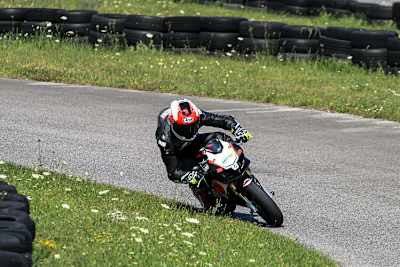 Erstes Training auf dem Pitbike: Maximilian Kofler