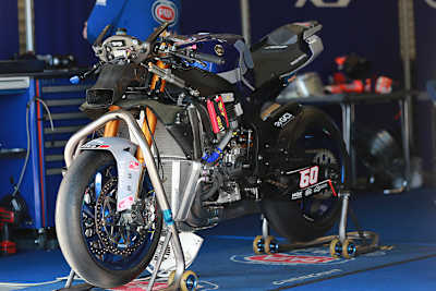 Eine Yamaha R1 kostet die Hälfte der Ducati V4R