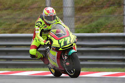 Domi Aegerter im Drift am Kurveneingang