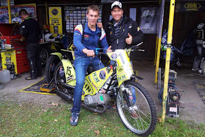 Markus Reiterberger (auf dem Bike) und Martin Smolinski in Mühldorf