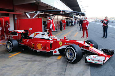 Kimi Räikkönen mit einem riesigen Messrechen am Heck