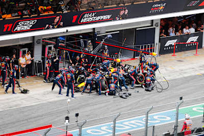 Sergio Pérez wurde im Spanien-GP am schnellsten mit neuen Reifen versorgt